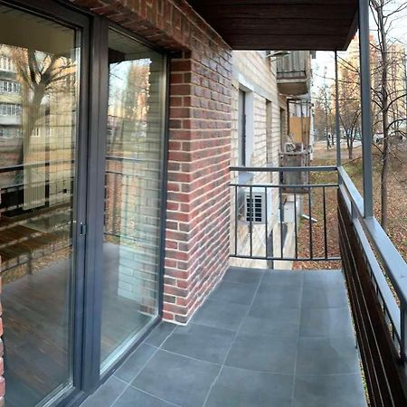 Уютная Квартира Возле Метро 23 Августа Apartment Kharkiv Bagian luar foto