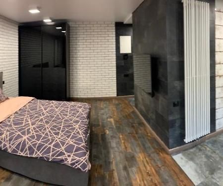 Уютная Квартира Возле Метро 23 Августа Apartment Kharkiv Bagian luar foto